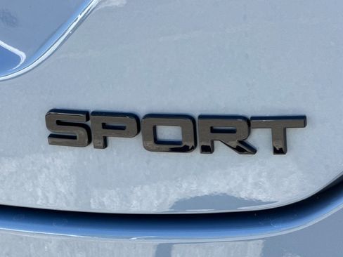Used 2025 Honda Pilot Sport image 21