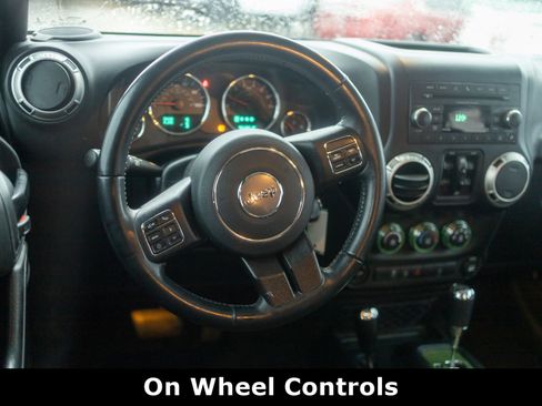 Used 2017 Jeep Wrangler Unlimited Sahara w/ Connectivity Group image 4