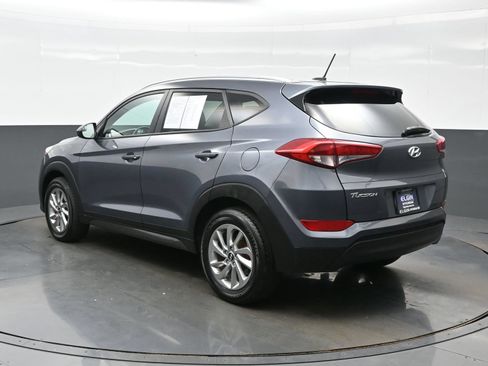 Used 2016 Hyundai Tucson SE w/ Option Group 02 FWD image 4