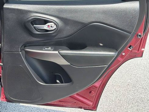 Certified 2021 Jeep Cherokee Latitude FWD image 16