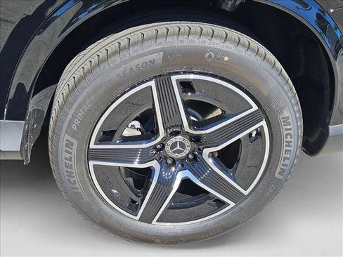 New 2025 Mercedes-Benz GLC 300 image 9