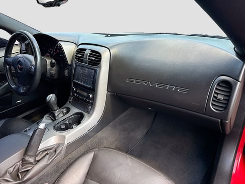 Used 2007 Chevrolet Corvette Coupe w/ Preferred Equipment Group RWD image 25