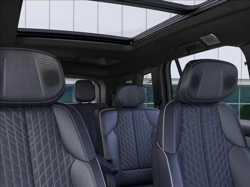 New 2026 Cadillac Vistiq Premium Luxury image 24