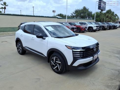 Used 2026 Nissan Kicks SV FWD image 7