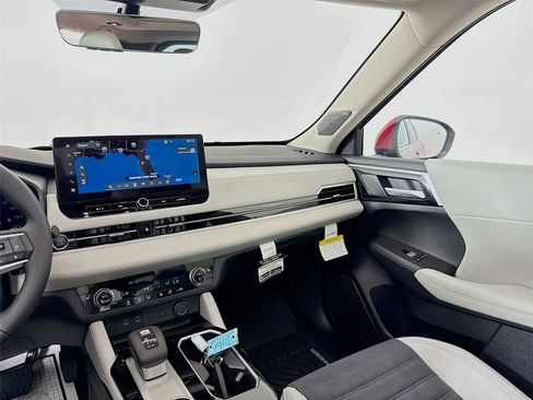 New 2025 Mitsubishi Outlander SE image 25