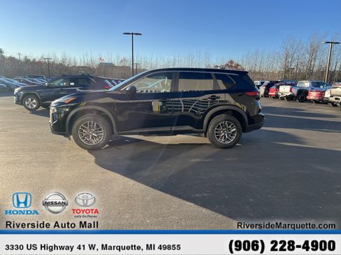 Used 2024 Nissan Rogue S image 4