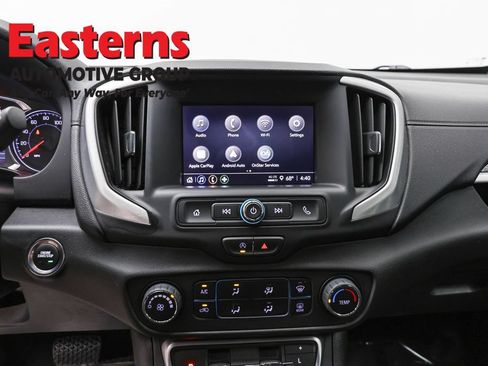 Used 2024 GMC Terrain SLE FWD image 11