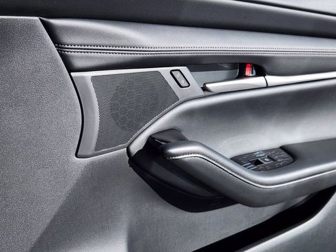 Certified 2025 MAZDA MAZDA3 s Sport image 17