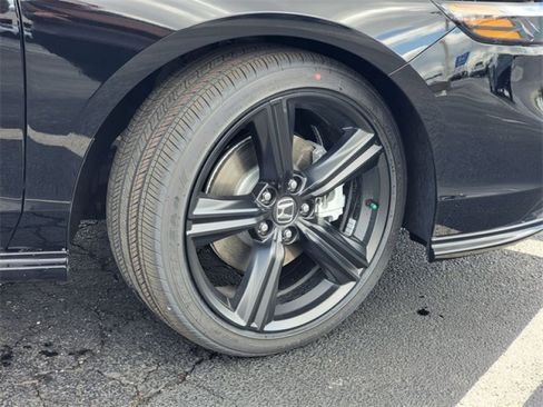 Used 2023 Honda Accord Sport image 9