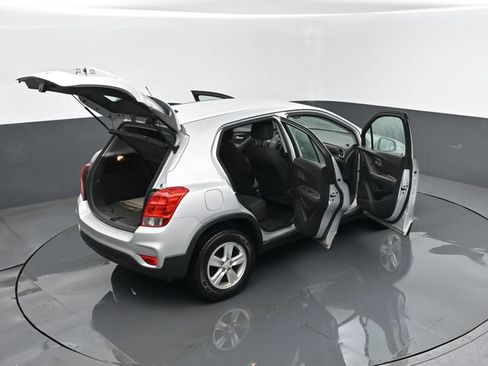 Used 2017 Chevrolet Trax LS AWD/4WD image 24