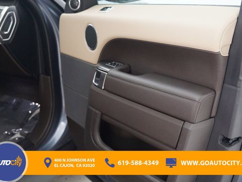 Used 2020 Land Rover Range Rover Sport SE image 17