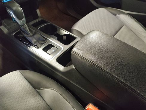 Used 2019 Ford Escape SE image 26