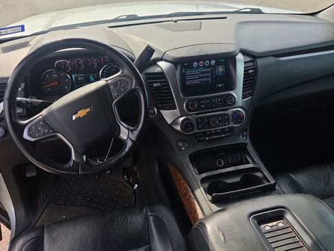 Used 2018 Chevrolet Suburban Premier AWD/4WD image 10
