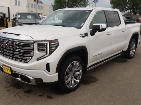 Used 2025 GMC Sierra 1500 Denali AWD/4WD image 3
