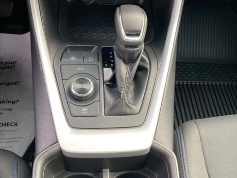 Certified 2024 Toyota RAV4 SE image 33