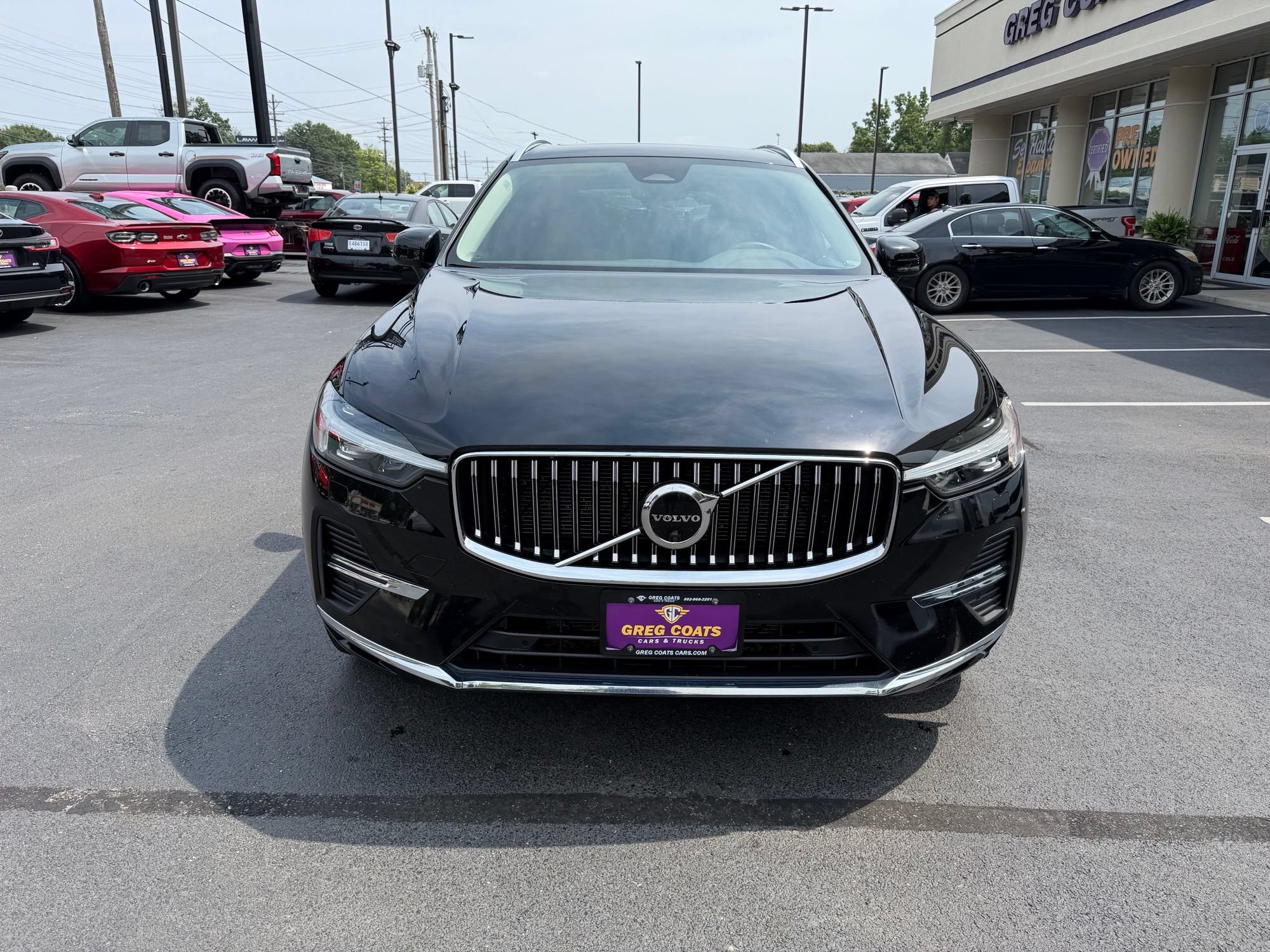 Used 2023 Volvo XC60 B5 Plus AWD/4WD image 2