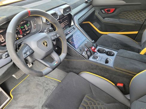Used 2024 Lamborghini Urus Performante image 14
