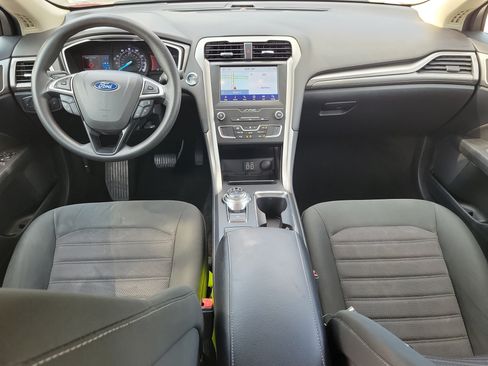 Used 2020 Ford Fusion SE FWD image 15