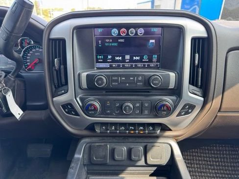 Used 2018 GMC Sierra 1500 SLT AWD/4WD image 19