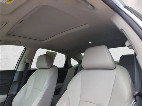 Used 2025 Honda Accord Touring image 15
