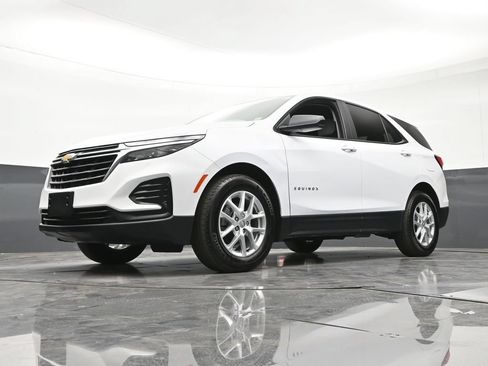 Used 2024 Chevrolet Equinox LS w/ LS Convenience Package FWD image 24