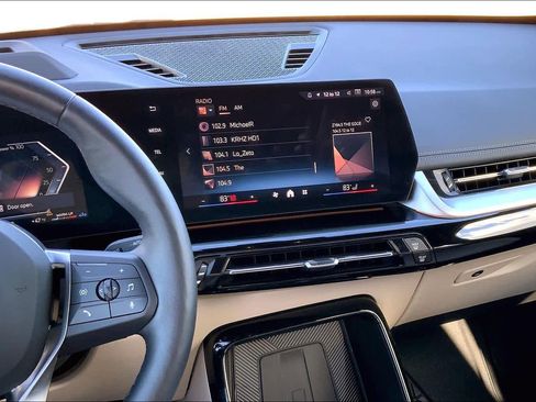 Used 2024 BMW X1 xDrive28i w/ Premium Package image 6