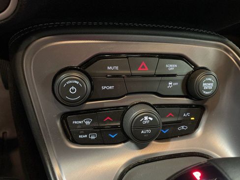 Used 2023 Dodge Challenger SXT RWD image 21