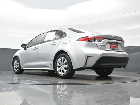 Used 2024 Toyota Corolla LE FWD image 27