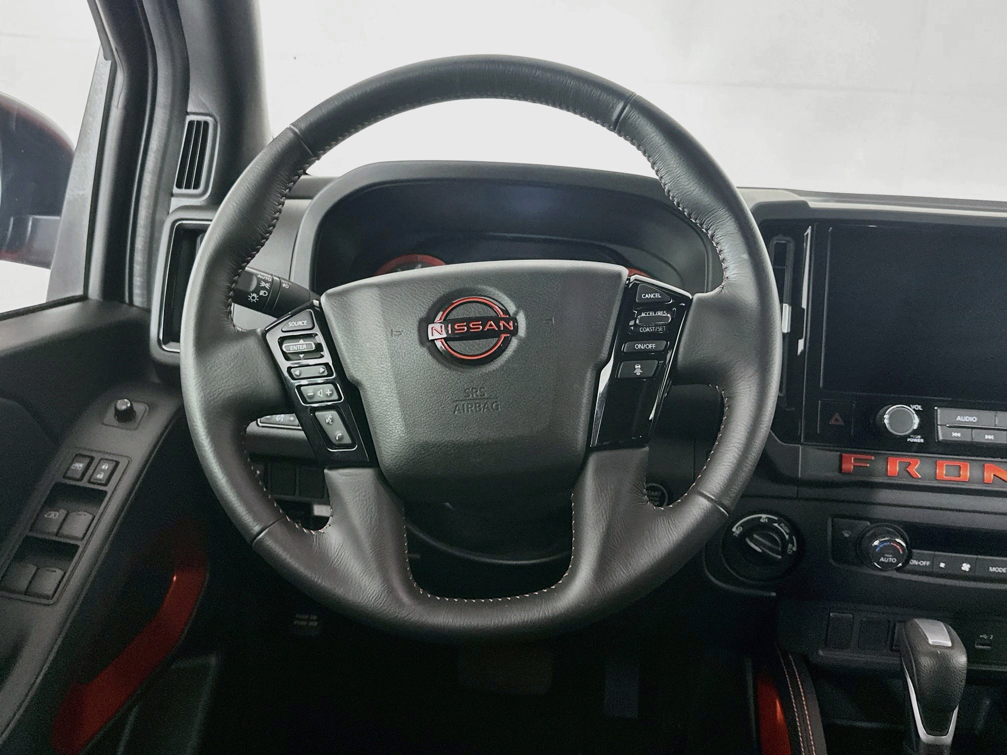 Used 2025 Nissan Frontier PRO-4X w/ Interior Protection Package AWD/4WD image 18