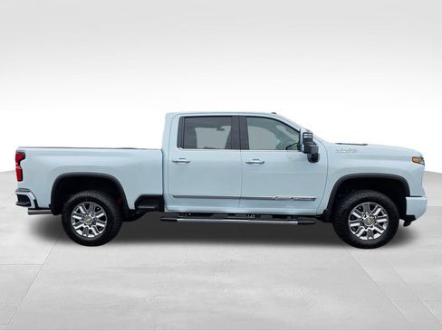 New 2026 Chevrolet Silverado 2500 High Country w/ High Country Premium Package AWD/4WD image 4