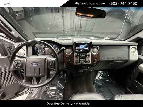Used 2016 Ford F250 Lariat w/ Lariat Interior Package image 28