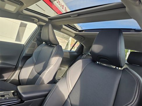 New 2026 Toyota Prius Plug-In Hybrid image 25