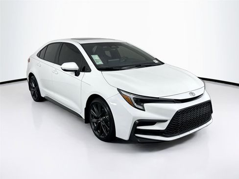 Certified 2024 Toyota Corolla SE w/ SE Premium Package image 9