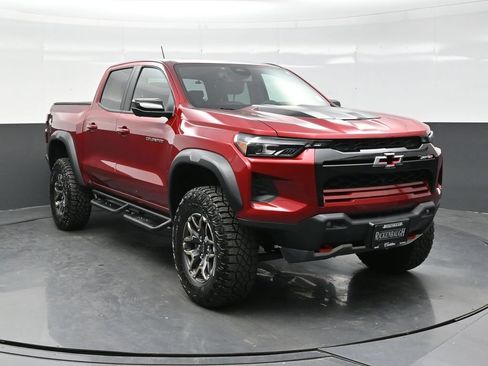 Used 2024 Chevrolet Colorado ZR2 w/ ZR2 Convenience Package III AWD/4WD image 5