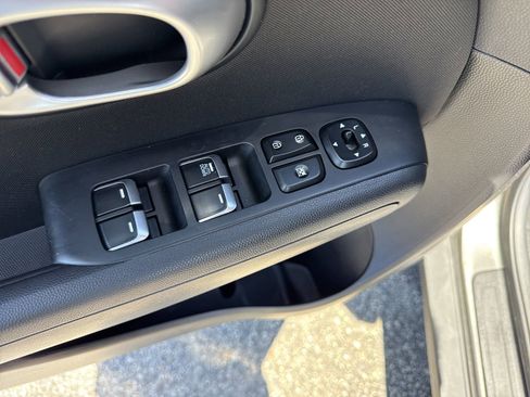 Used 2019 Kia Soul FWD image 13