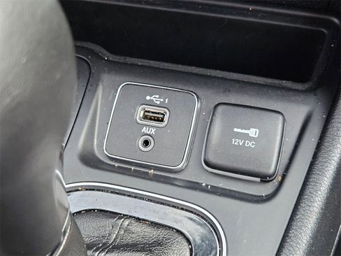 Certified 2022 Jeep Cherokee Limited image 31