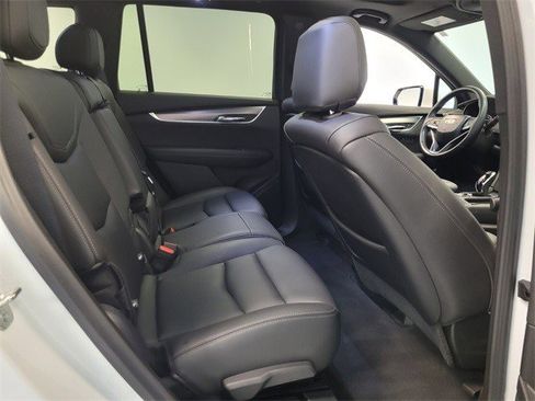 Certified 2024 Cadillac XT6 Luxury image 15