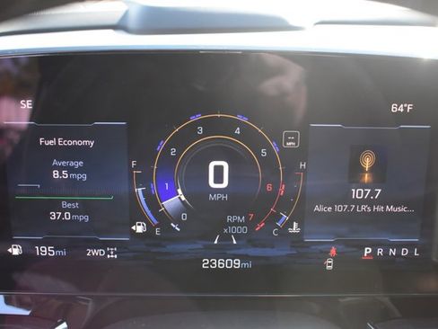 Used 2025 Chevrolet Suburban Z71 image 24