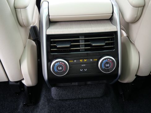 Certified 2023 Land Rover Range Rover SE AWD/4WD image 18