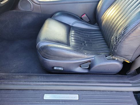 Used 2004 Ford Thunderbird Deluxe image 10