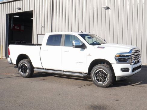 Used 2025 RAM 2500 Laramie image 9