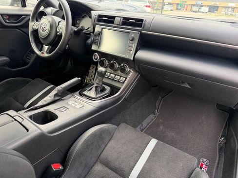 Used 2022 Toyota GR86 Premium RWD image 15