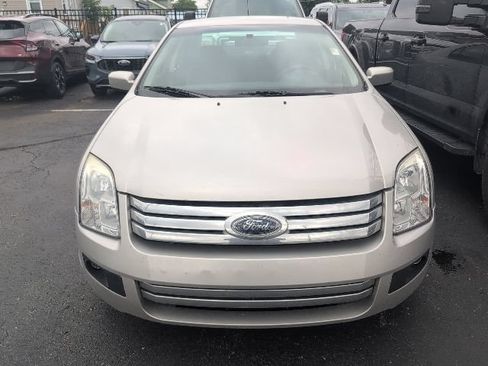 Used 2008 Ford Fusion SE FWD image 2