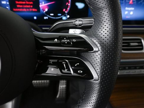 Certified 2025 Mercedes-Benz GLS 450 4MATIC image 11