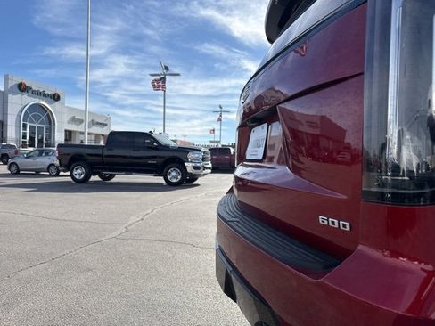 Used 2024 Cadillac Escalade Sport Platinum image 14