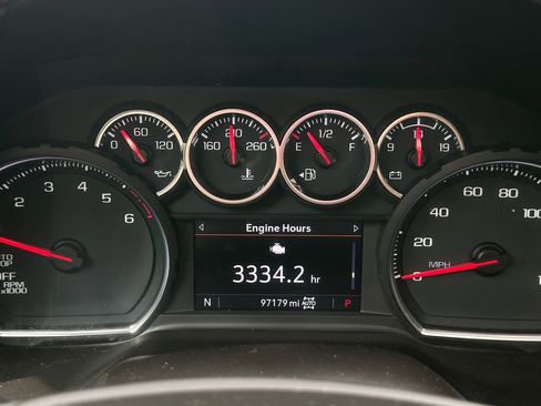 Used 2021 Chevrolet Suburban LT image 9