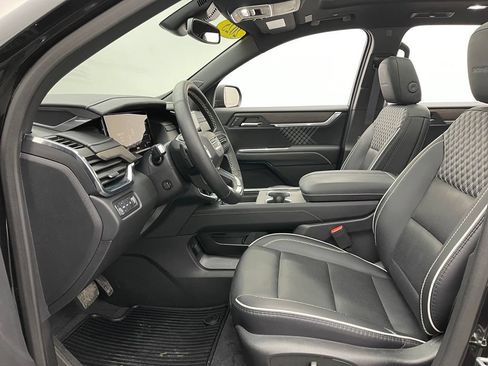 Used 2025 GMC Acadia Denali w/ LPO, All-Weather Package AWD/4WD image 20