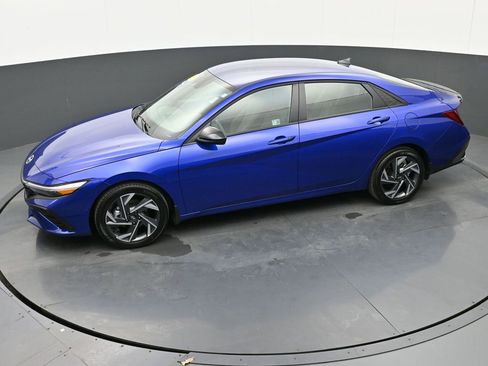 Certified 2025 Hyundai Elantra Sport image 49