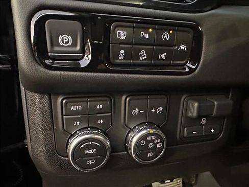 New 2026 GMC Yukon XL AT4 w/ AT4 Premium Plus Package image 28