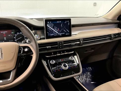 Used 2022 Lincoln Corsair FWD w/ Premium Package image 7